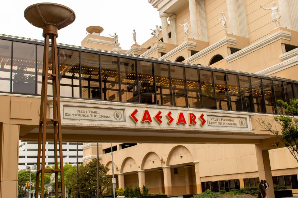 Elevated walkway connected Caesars buildings