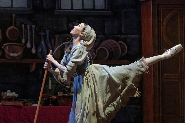 La Cenicienta en el Teatro Colón: cuando el ballet le saca partido al amor  y al humor