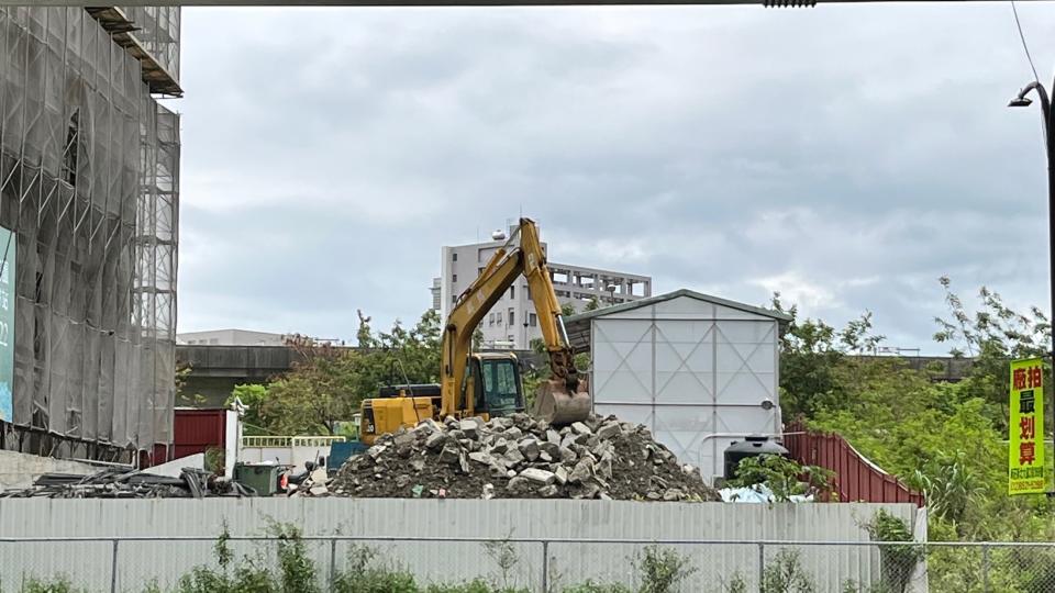 購買預售屋的民眾，建議多勘查工地、或向工班打聽進度。（示意圖／東森新聞張琬聆攝）