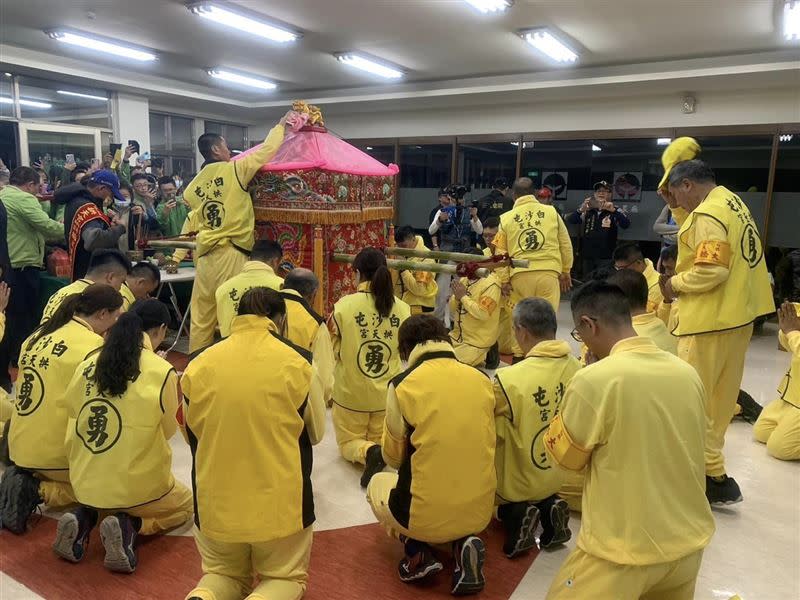 白沙屯媽祖進香毫無路線預設，在白沙屯媽祖連續三年進香活動中，已連續三年駐駕在王田興農公司。（圖／翻攝自白沙屯拱天宮臉書）