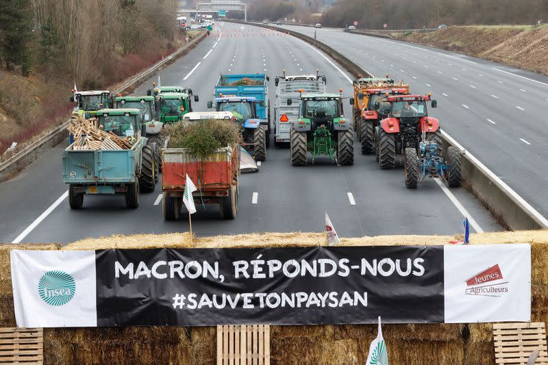 Nationwide farmer protests in France