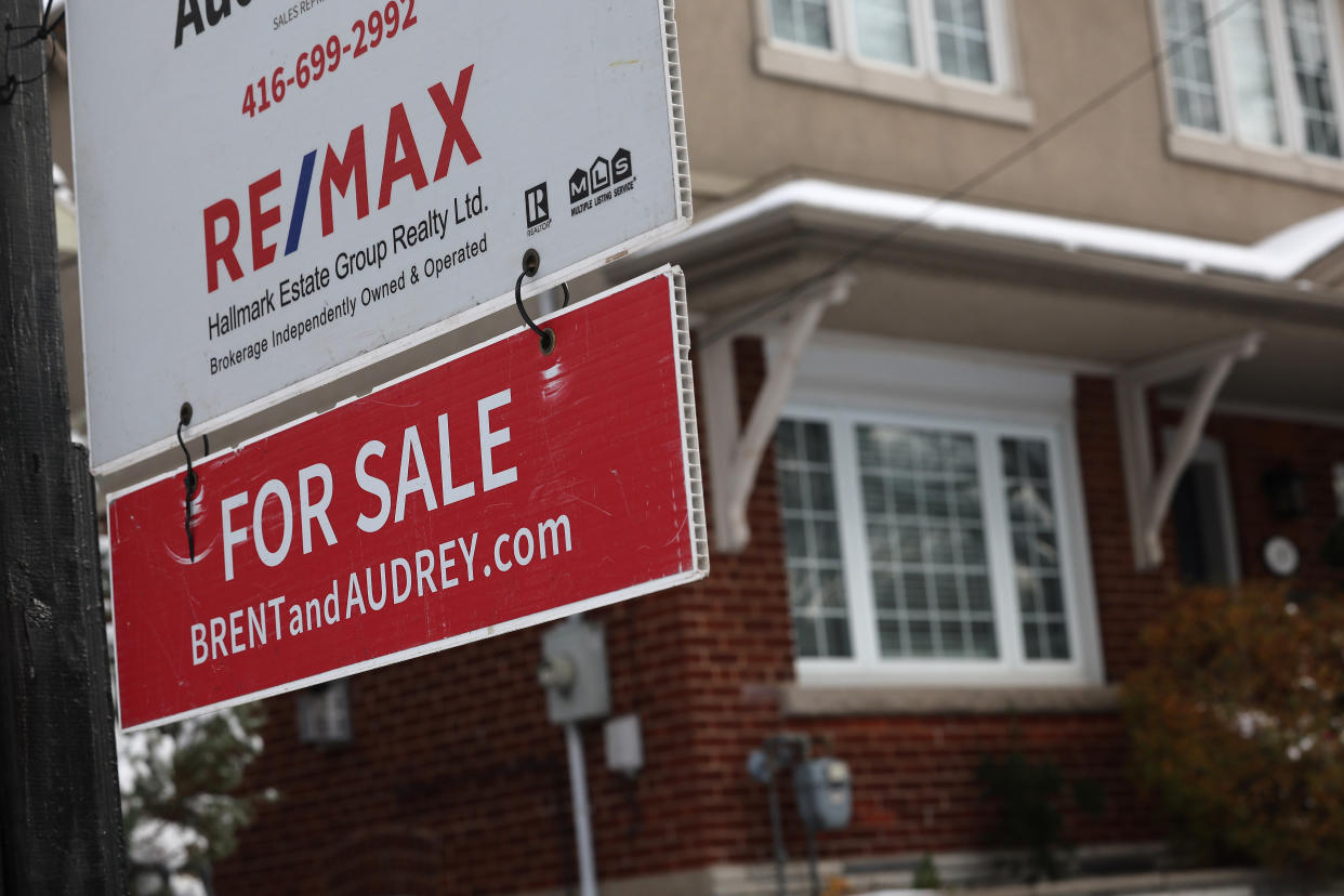 Toronto ON-NOV 17 2022.Home for sale in Toronto east end. Torontos housing prices will continue to decline, but at a slower pace, new report predicts.There are still more rate hikes to come and market will likely continue cooling until the spring, RBC economist says.(R.J. Johnston/Toronto Star)        (R.J. Johnston/Toronto Star via Getty Images)