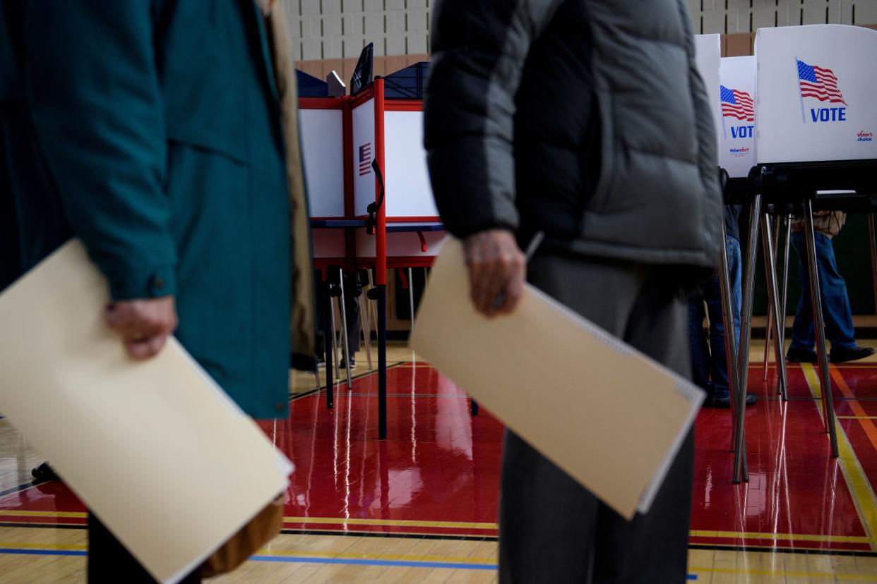 <span class="s1">Early voters in Potomac, Md., on Oct. 25. (Photo: Brendan Smialowski/ AFP/Getty Images)</span>