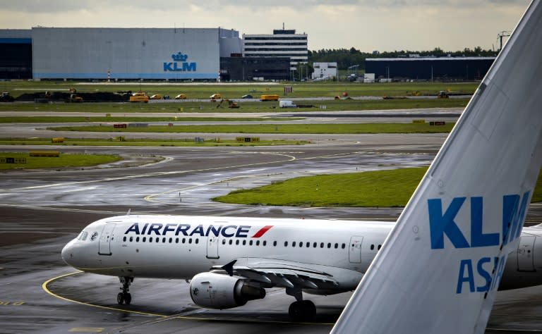 Des avions des compagnies Air France et KLM, sur la tarmac de l'aéroport d'Amsterdam-Schiphol, le 24 mai 2022 (Ramon van Flymen)