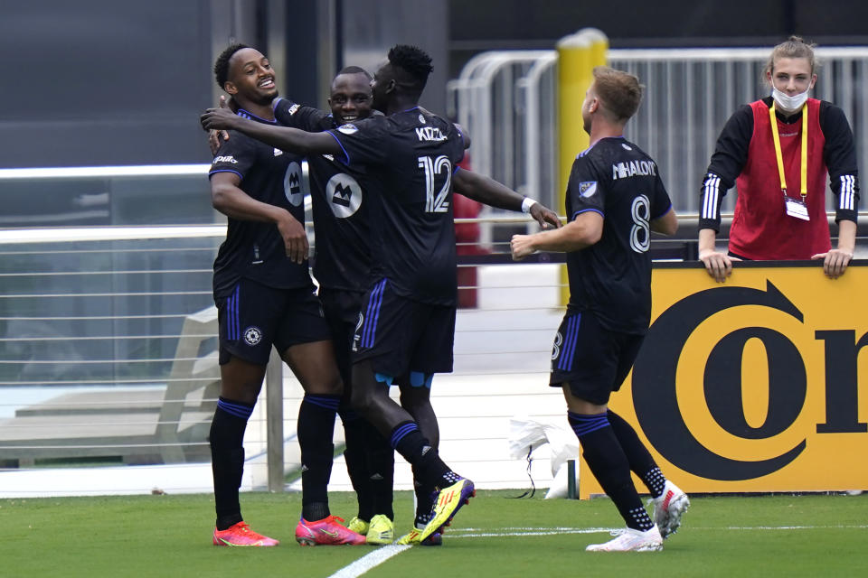 El delantero del Montreal FC Mason Toye celebra tras anotar el gol de la ventaja en el encuentro ante Toronto FC en la MLS el sábado 17 de abril del 2021. (AP Photo/Lynne Sladky)