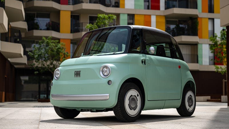 Front quarter view of a Fiat Topolino