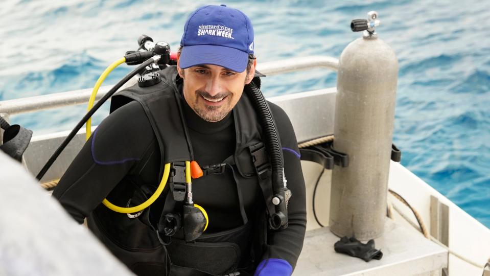 Country artist Brad Paisley, a Shark Week super fan, participates in this year's programming.