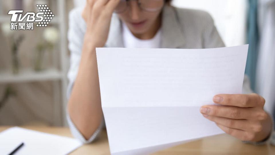 &#x007db2;&#x0053cb;&#x008868;&#x00793a;&#x0081ea;&#x005df1;&#x009762;&#x008a66;&#x0072c2;&#x008e29;&#x00300c;&#x004f4e;&#x0085aa;&#x005730;&#x0096f7;&#x00300d;&#x003002;&#x00ff08;&#x00793a;&#x00610f;&#x005716;&#x00ff0f;shutterstock&#x009054;&#x005fd7;&#x005f71;&#x0050cf;&#x00ff09;