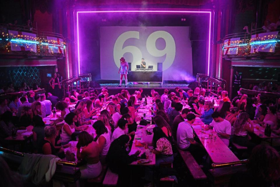 'Bingo Brunch' event at the Clapham Grand, Saint John's Hill. (Daniel Lynch)