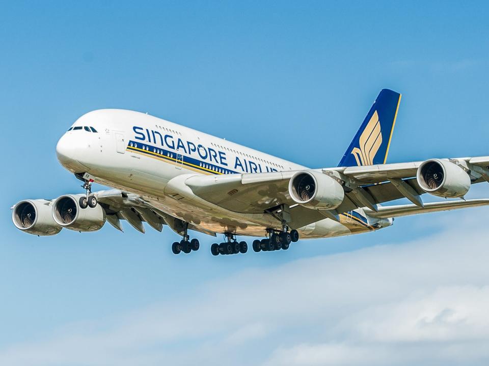 singapore airlines plane