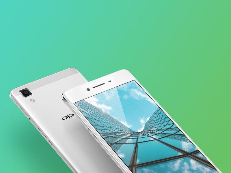 Das Oppo R7 (im Bild) und sein großer Bruder R7 Plus stecken in Gehäusen aus einer Aluminium-Magnesium-Legierung. Foto: Oppo