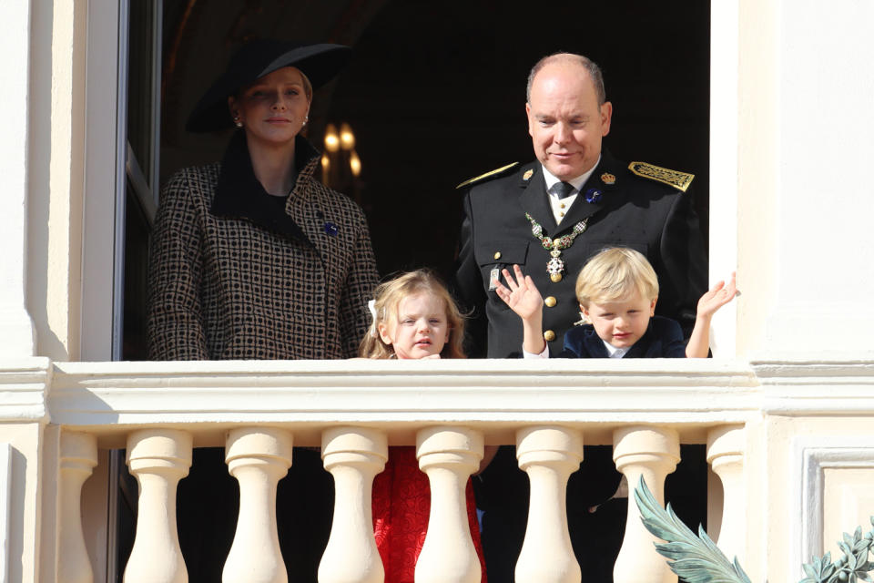 Auf dem Balkon wurde es den Kleinen schnell langweilig. (Bild: Getty Images)