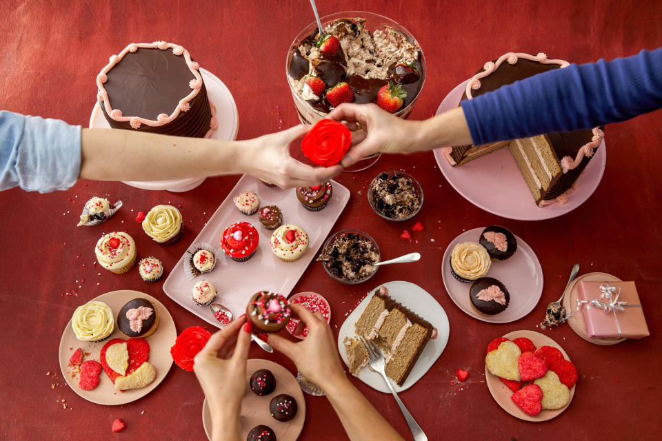 Magnolia Bakery: Chocolate Covered Strawberry Pudding and Chocolate Covered Strawberry Brownie Bites