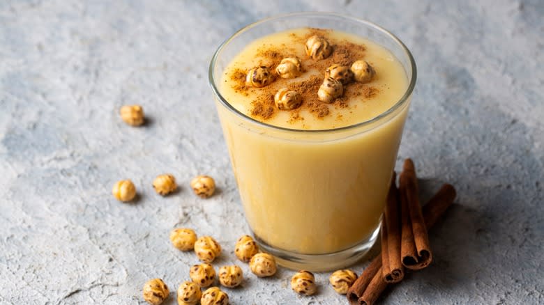 Sweet cinnamon chickpea drink