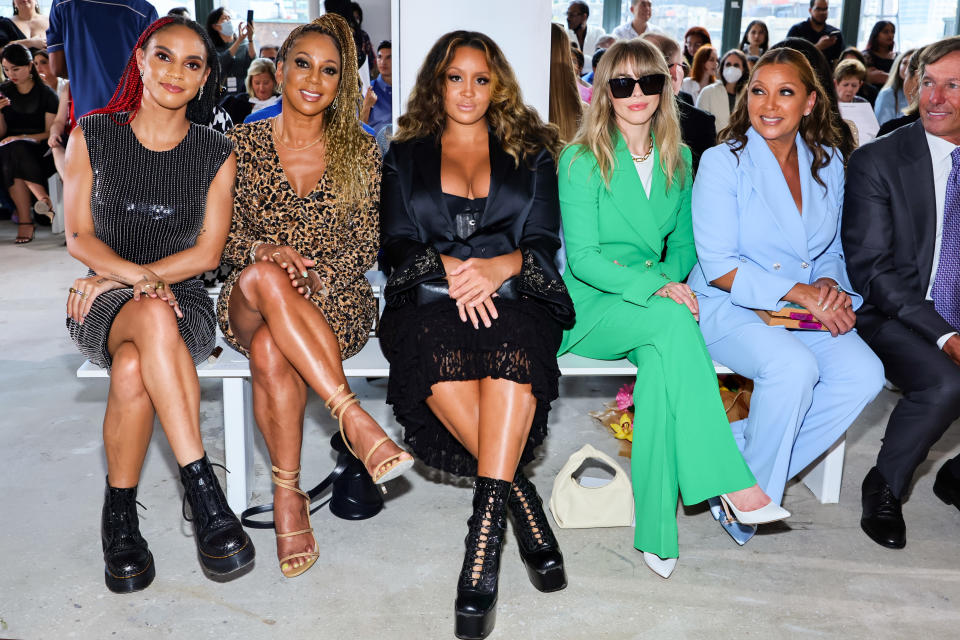 NEW YORK, NEW YORK - SEPTEMBER 12: (L-R) Ryan Elizabeth Peete, Holly Robinson Peete, Jillian 