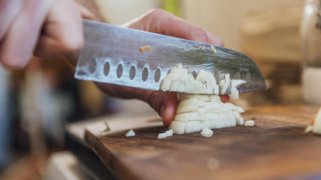 Do Onion Goggles Work to Chop Onions? - Senior Notions