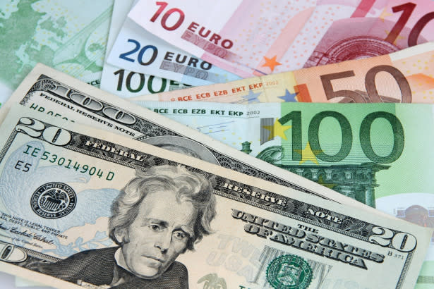 Two trades to watch: EUR/USD, Barclays