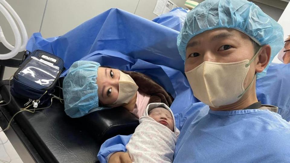 蔡昌憲今和老婆迎接寶貝女兒誕生，這也是夫妻倆的第2個孩子。（圖／翻攝自蔡昌憲臉書）
