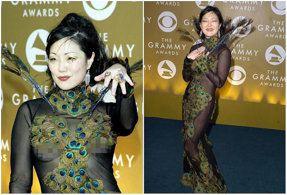 <p>Komikerin Margaret Cho sorgte in einem durchsichtigen Pfauen-inspirierten Kleid für Aufsehen. (Bild: Getty) </p>