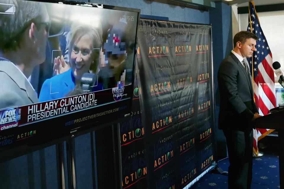 WASHINGTON, DC - SEPTEMBER 01:  Conservative undercover journalist James O'Keefe (R) holds a news conference at the National Press Club September 1, 2015 in Washington, DC. O'Keefe released a video of that accuses the Democratic frontrunner Hillary Clinton's director of marketing and FEC compliance director of breaking the law by allowing a Canadian tourist to buy $75 of campaign swag using the Project Veritas Action journalist as a straw purchaser. O'Keefe promised that people will resign from their jobs as his "Army of Exposers" record and release more undercover videos during the 2016 campaign.  (Photo by Chip Somodevilla/Getty Images)