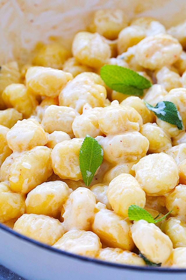 Creamy Garlic Parmesan Gnocchi