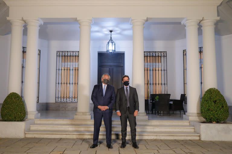 El presidente Alberto Fernández y su par uruguayo Luis Lacalle Pou, en Olivos, en agosto pasado