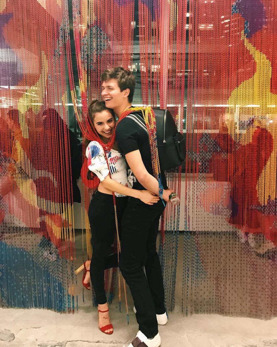 Violetta y Ansel Elgort