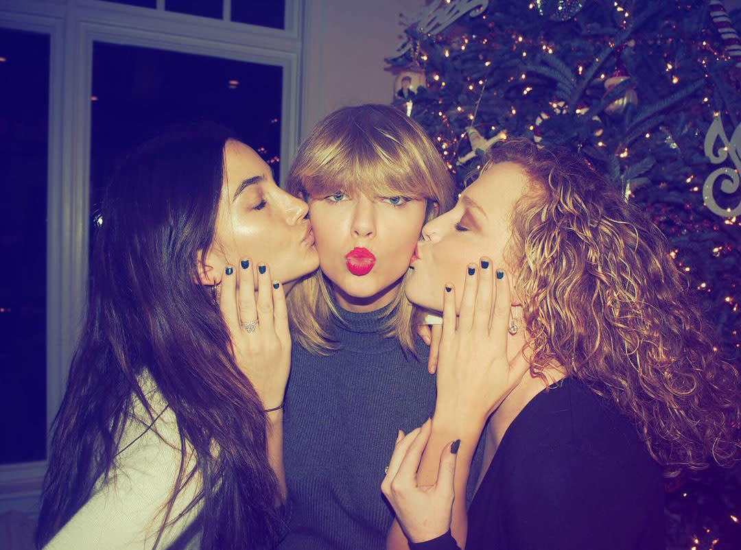 15 Photos That Prove Every Day Is Galentine’s Day for Taylor Swift