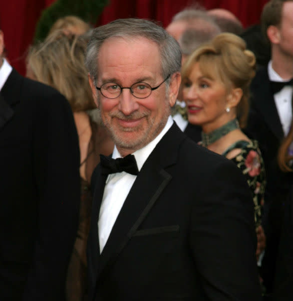 For 'Lincoln' Steven Spielberg Is Named America's Oscar Winner