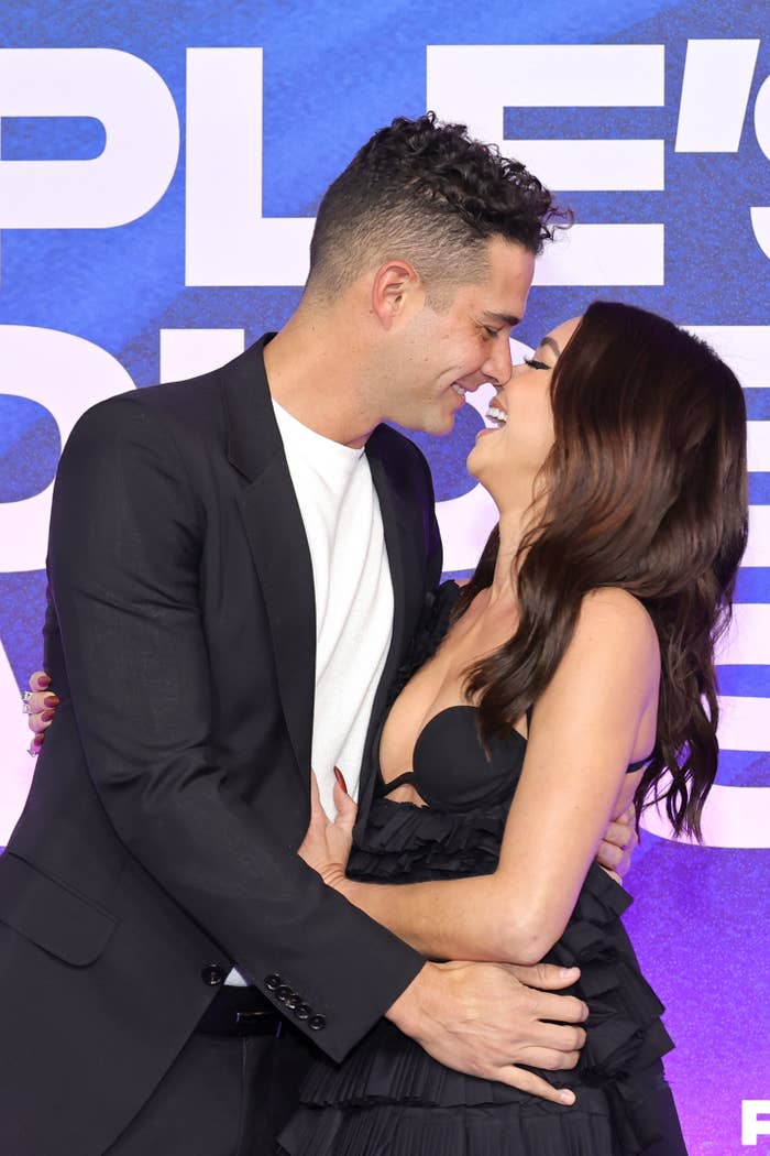 Closeup of Wells Adams and Sarah Hyland