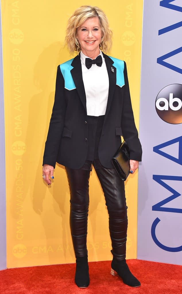 Olivia Newton-John, 2016 CMA Awards, Life in Pictures, 2016