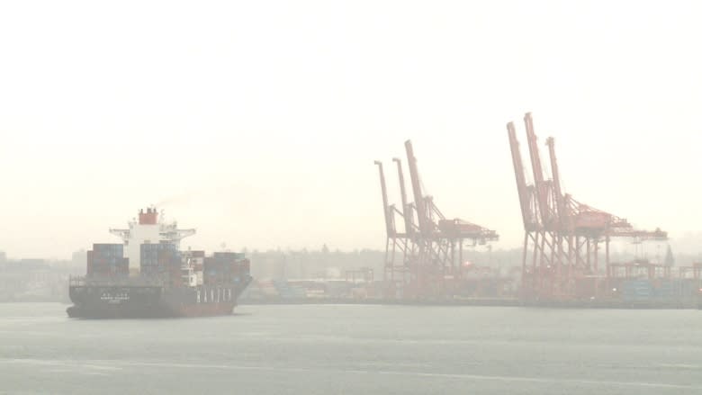 Hanjin cargo ship docks in Vancouver after weeks of uncertainty