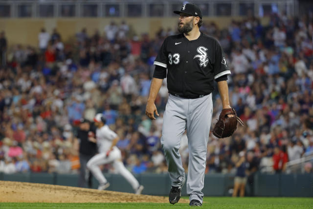 WATCH: White Sox starter Lance Lynn destroys tablet in dugout