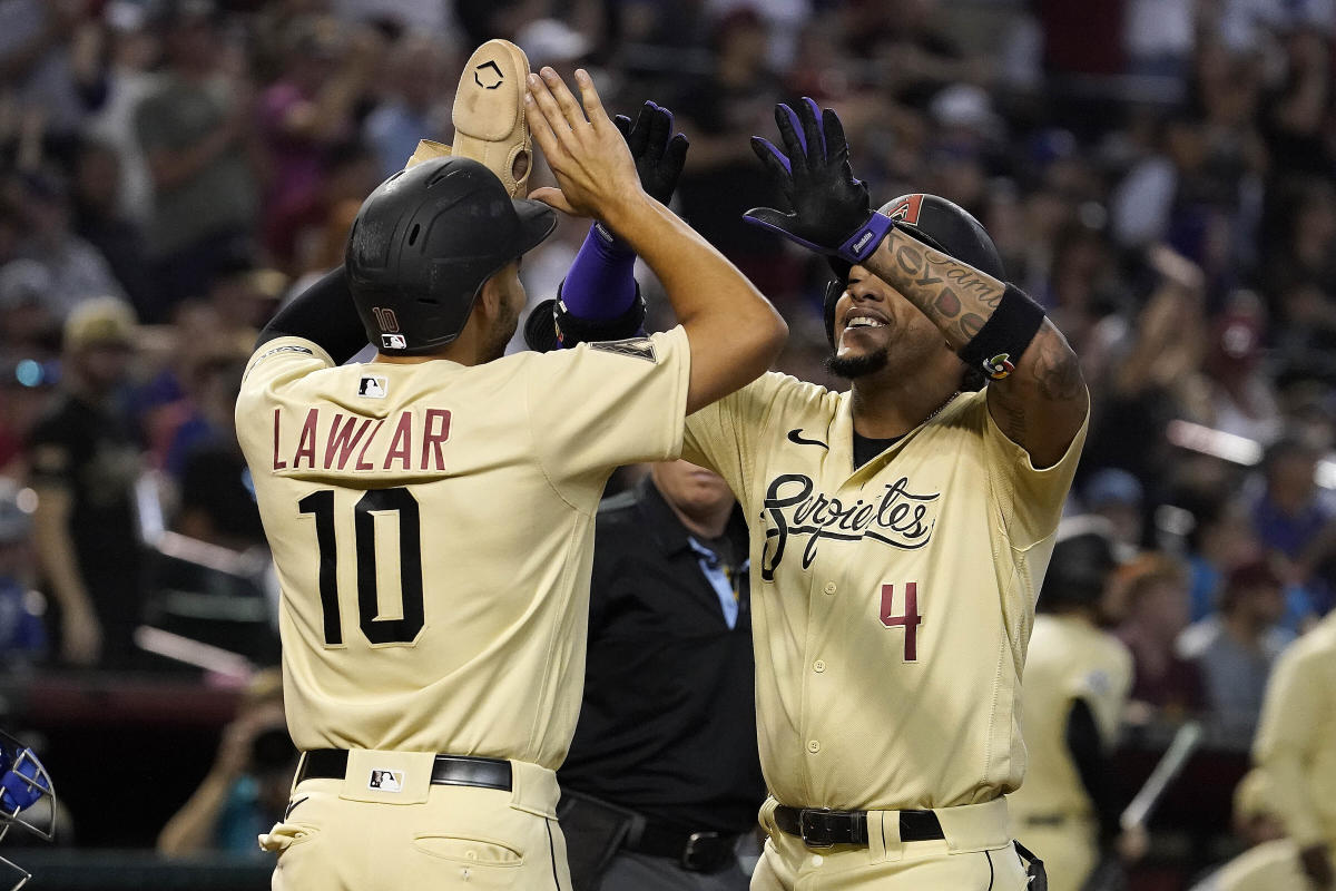 The story behind those uniforms Cubs will wear tonight vs. Pirates