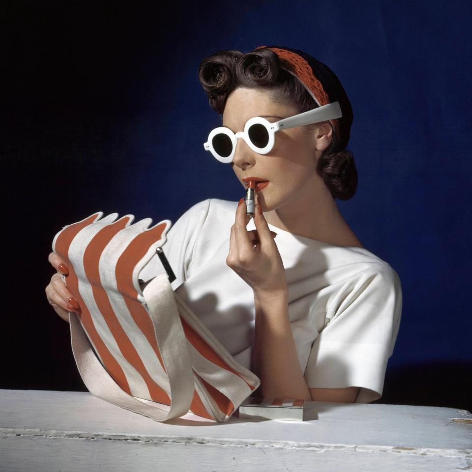 Muriel Maxwell for Vogue by Horst P. Horst in 1939 - Conde Nast Collection Editorial