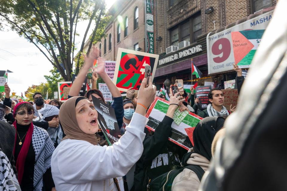 Muslim American supporters of Palestine hold a rally on Oct. 21, 2023, in Brooklyn, N.Y. <a href="https://www.gettyimages.com/detail/news-photo/nysupporters-of-palestine-hold-a-rally-in-the-bay-ridge-news-photo/1749087314?adppopup=true" rel="nofollow noopener" target="_blank" data-ylk="slk:Spencer Platt/Getty Images;elm:context_link;itc:0;sec:content-canvas" class="link ">Spencer Platt/Getty Images</a>