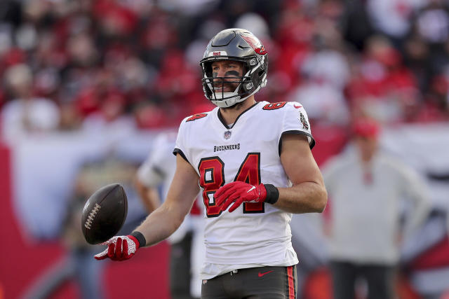 Bucs release Leonard Fournette, Cameron Brate