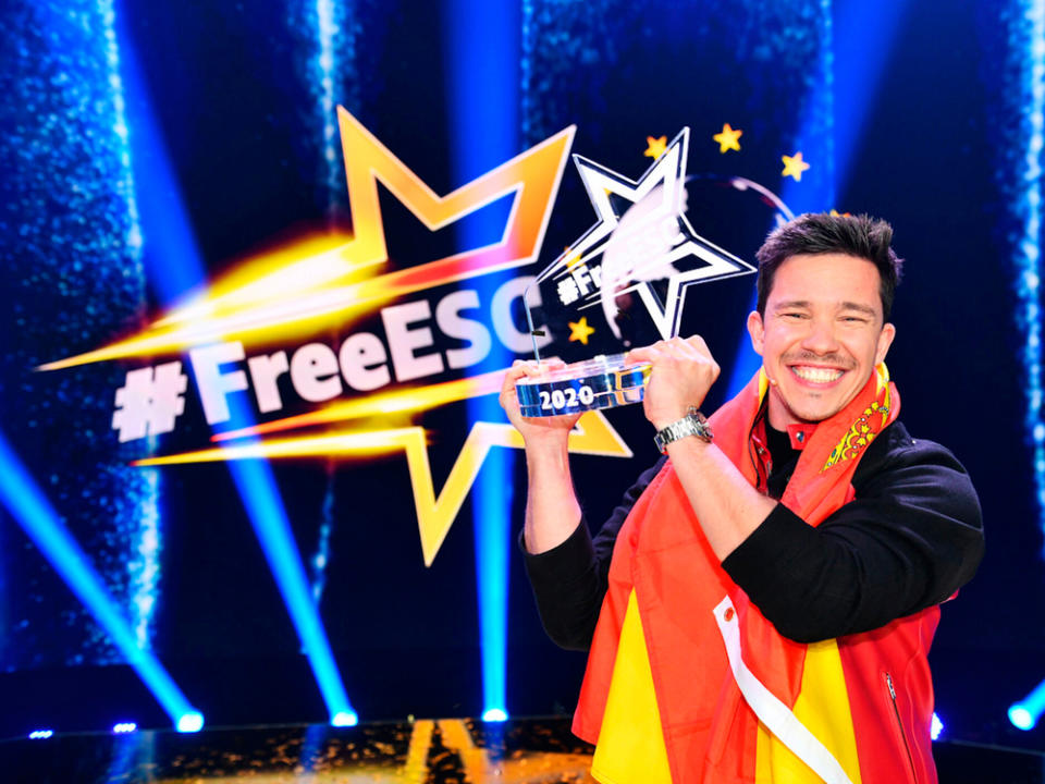 Vergangenes Jahr gewann Nico Santos die "Free ESC"-Trophäe für Spanien. (Bild: ProSieben/Willi Weber)