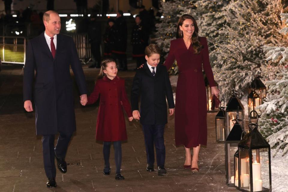 LONDON, ENGLAND - DECEMBER 15: Prince William, Prince of Wales, Princess Charlotte of Wales, Prince George of Wales and Catherine, Princess of Wales attend the 'Together at Christmas' Carol Service at Westminster Abbey on December 15, 2022 in London, England. (Photo by Chris Jackson/Getty Images)