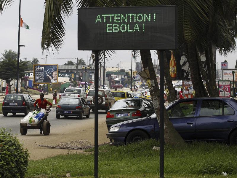 Warnschild in Abidjan in der Elfenbeinküste. Foto: Legnan Koula