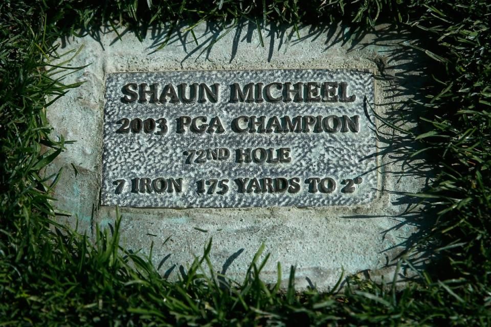 A plaque at Oak Hill commemorates Shaun Micheel’s famous shot (Getty Images)