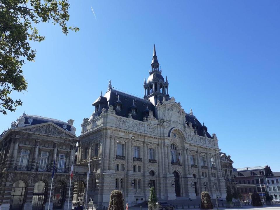 Vista del Ayuntamiento de Roubaix.