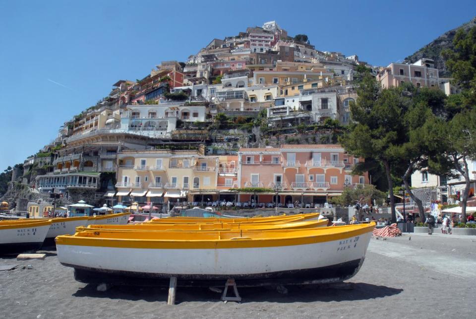 <p>Il sindaco di Positano Michele De Lucia, ha detto in un’intervista al Times che la sua città ha introdotto una tassa da 1.000 euro sulle fotografie per uso commerciale. (LaPresse) </p>