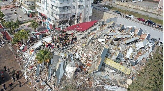 Edificio Ezgi después del derrumbe