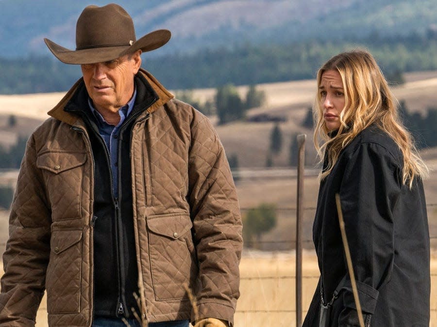 John Dutton (Kevin Costner) and Summer Higgins (Piper Perabo) star in "Yellowstone."