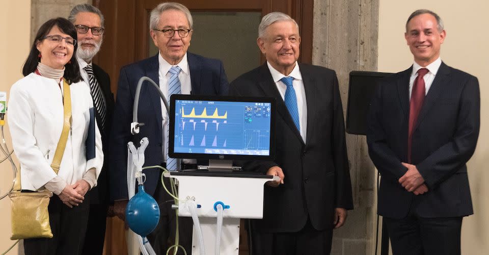 Andrés Manuel López Obrador en Palacio Nacional, donde presentaron los ventiladores desarrollados por el Conacyt nombrados Gätsy y Ehécatl 4T.