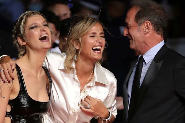 <p>Agathe Rousselle, Julia Ducournau et Vincent Lindon</p>