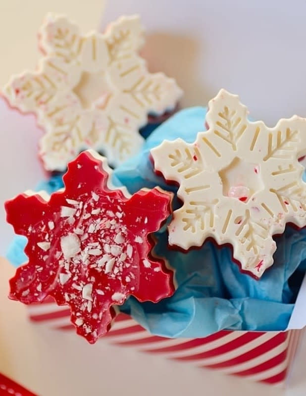 <p>This bark is festive and quick to prepare and it is inexpensive too!</p><p><strong>Get the recipe: </strong><a href="https://www.easyanddelish.com/peppermint-snowflake-bark-10-holiday-money-saving-tips/" rel="nofollow noopener" target="_blank" data-ylk="slk:Peppermint Snowflake Bark;elm:context_link;itc:0;sec:content-canvas" class="link "><strong>Peppermint Snowflake Bark</strong></a></p>