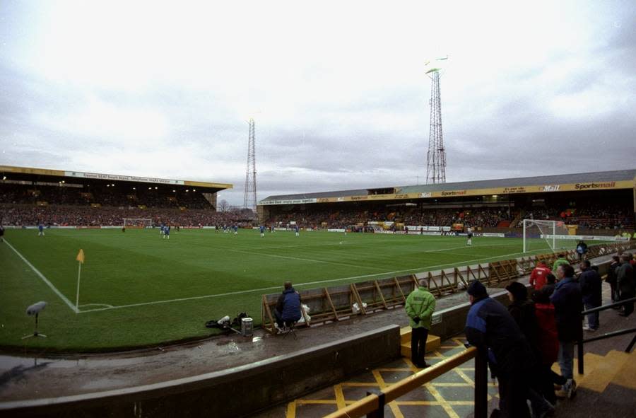 Der Boothferry Park war von 1946 bis 2002 die Heimat von Hull City A.F.C. Mit 15.160 Plätzen zählt es zu den kleinsten Stadien in England im Profibereich. Die Rekordkulisse von 55.000 Zuschauern wurde 1949 im FA-Cup gegen Manchester United aufgestellt