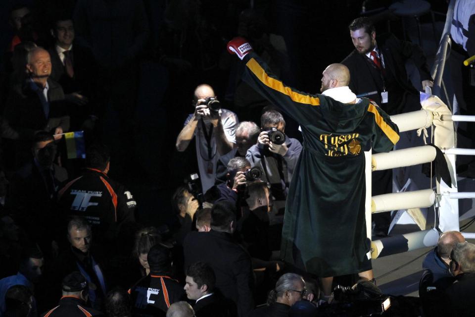 Boxing - Wladimir Klitschko v Tyson Fury WBA, IBF & WBO Heavyweight Title's - Esprit Arena, Dusseldorf, Germany - 28/11/15 Tyson Fury gestures to fans as he enters the ring before the start of the fight Reuters / Ina Fassbender Livepic